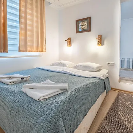מלון Tulipan 5*