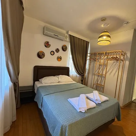 Tulipan Hotel 2*